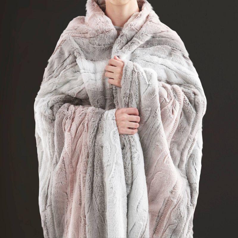 Beautyrest Zuri Oversized Heated Faux Fur Throw