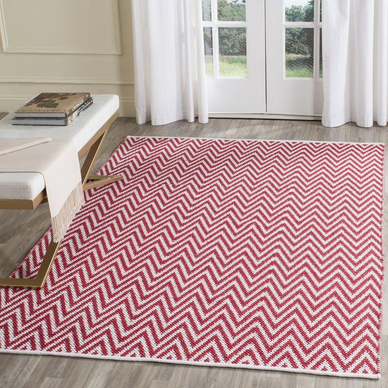 Coastal Charm Red/Ivory Handwoven Cotton 5'x7' Area Rug