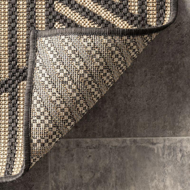 Nuloom Leona Geometric 4x6 Indoor/Outdoor Area Rug for Living Room Patio Deck Front Porch Kitchen, Charcoal/Ivory