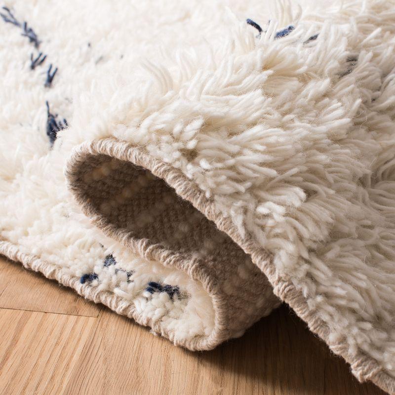 Casablanca CSB951 Hand Tufted Area Rug - Navy/Ivory - 4' X 6' - Safavieh.