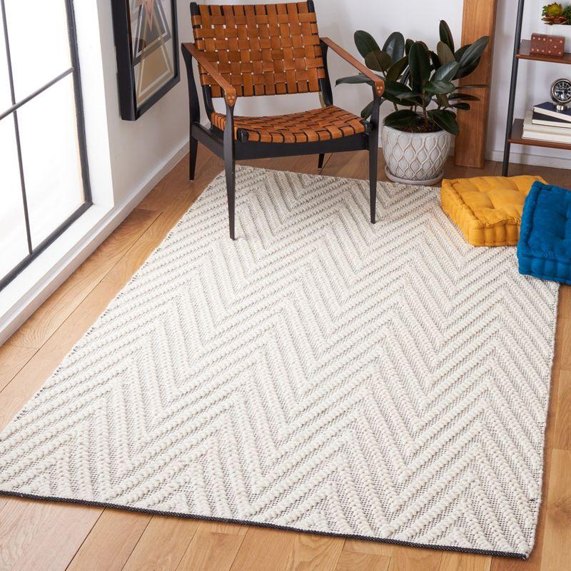 Natura NAT277 Flat Weave Indoor Area Rug - Ivory/Black - 4'x6' - Safavieh
