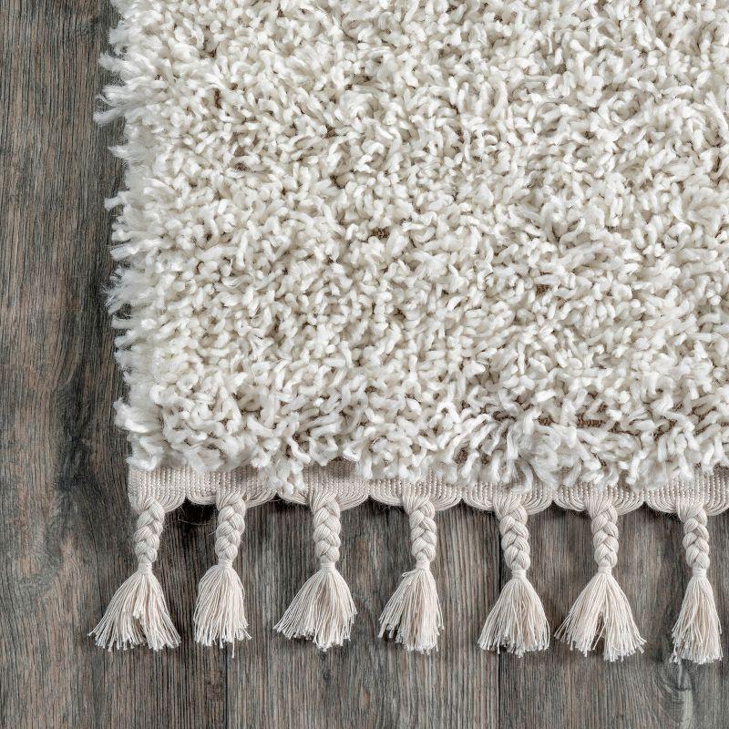 Nuloom Neva Solid 5x8 Shag Indoor Area Rug for Living Room Bedroom Dining Room Nursery, Ivory