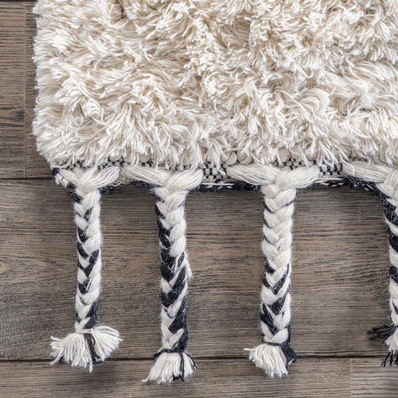 Nuloom Handmade Striped Delia Shag Indoor Area Rug, 6' x 9', Ivory