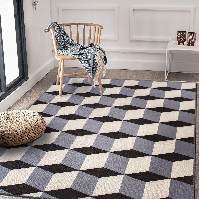 Gray Geometric Flatweave Indoor/Outdoor Area Rug 5' x 7'