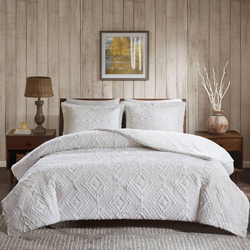 Ivory King Plush Quilt Set with Embroidered Shams