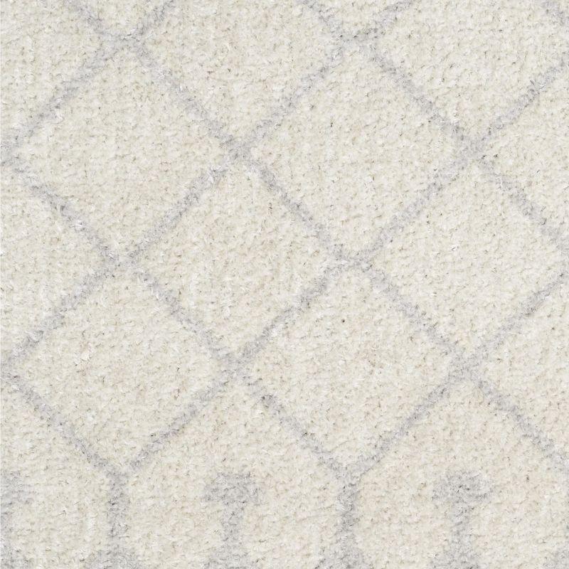 Astra Ivory Trellis 4' Round Synthetic Easy-Care Area Rug