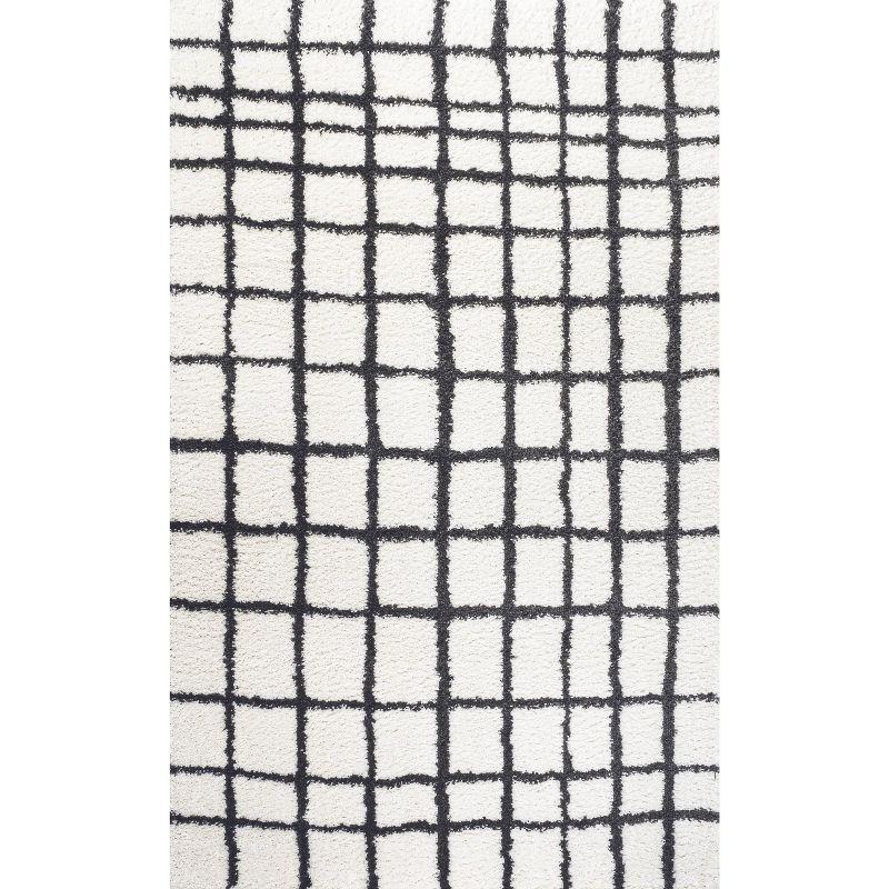 4'x6' Arenal Geometric Grid Shag Area Rug, White/Black - JONATHAN Y