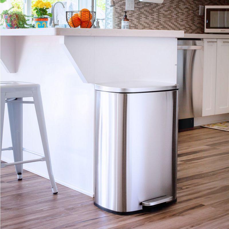 QUALIAZERO 13 GAL/50L, RECTANGLE SHAPE, STAINLESS STEEL STEP-ON CAN, WITH SOFT CLOSE LID, BRUSH FINISH