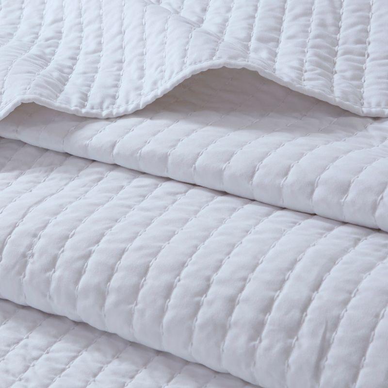 Cozy Farmhouse Full/Queen White Microfiber Reversible Quilt Set