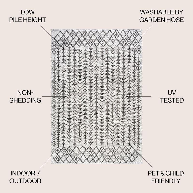 4'x6' Tokay Bohemian Geometric Indoor/Outdoor Area Rug, Ivory/Black - JONATHAN Y