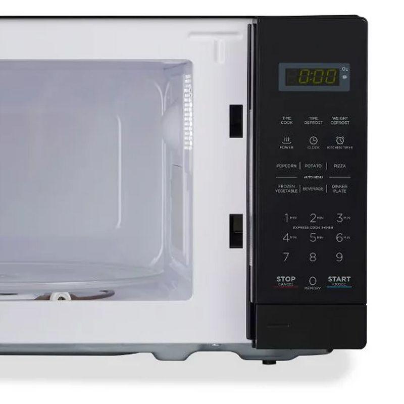 Black+Decker 0.7 Cubic Feet 700 Watt Countertop Microwave