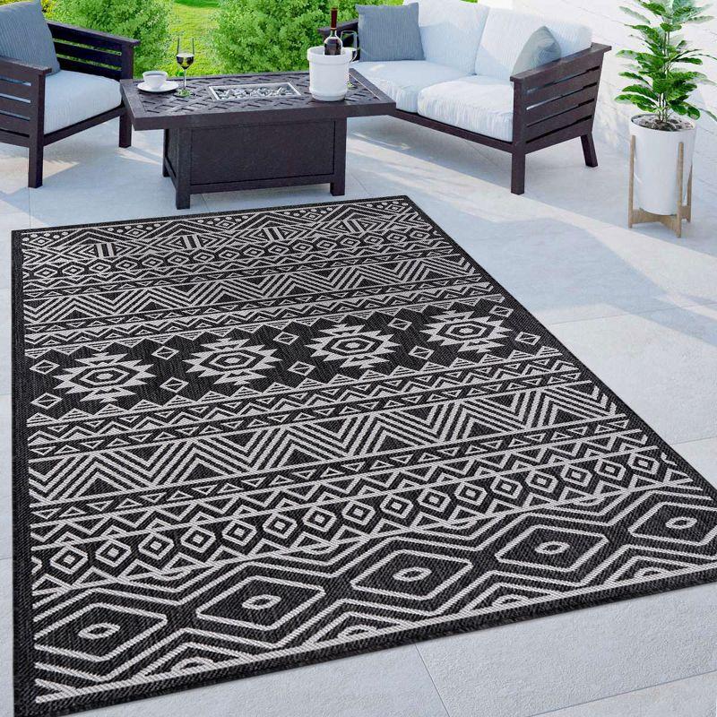 World Rug Gallery Distressed Geometric Bohemian Textured Flat Weave Indoor/Outdoor Area Rug - BLACK 5' X 7'