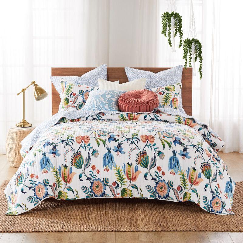 Eleni White Cotton Reversible Twin Quilt Set