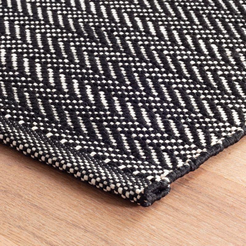 Herringbone Black/Ivory Handwoven Indoor/Outdoor Rug