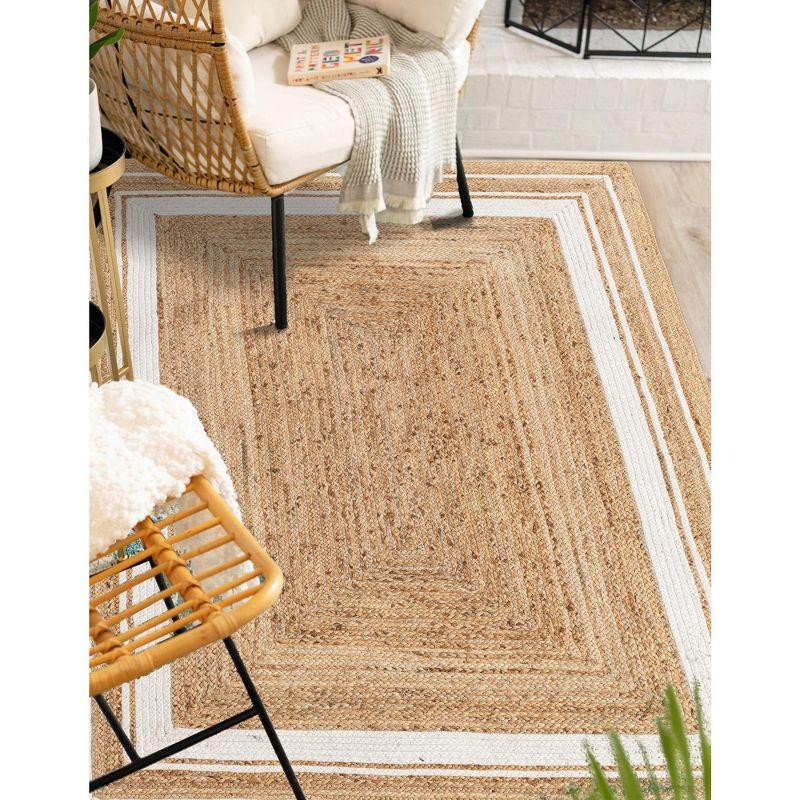 Handmade Natural Ivory Braided Jute 2'x3' Indoor Rug