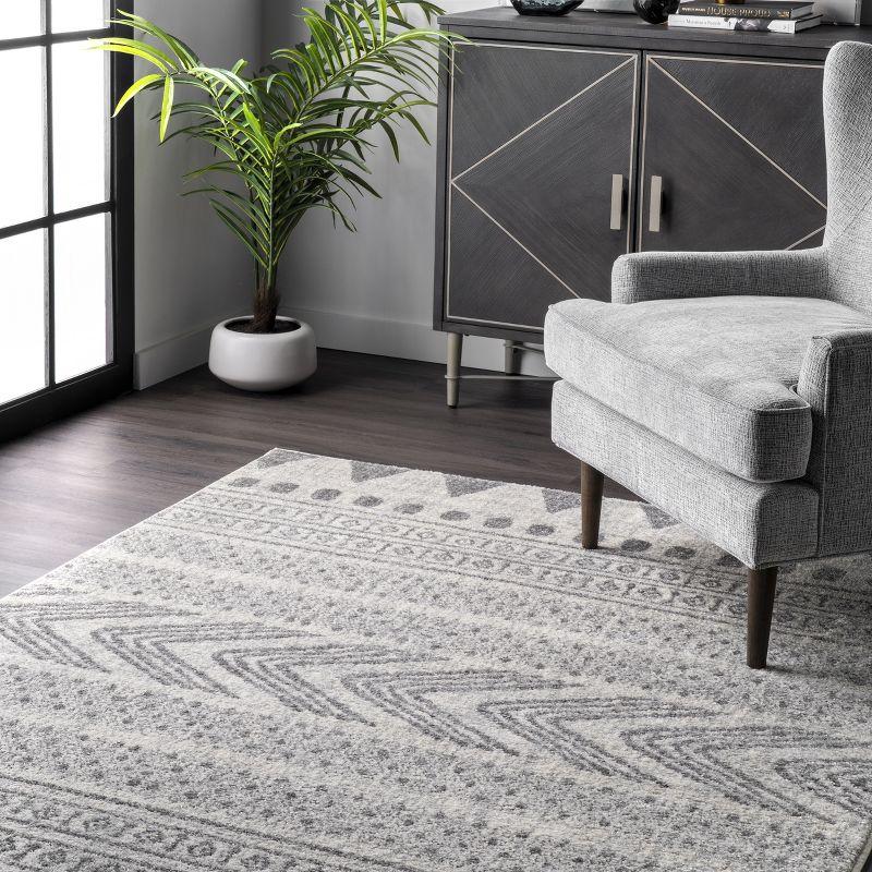 Geometric Gray Synthetic Easy-Care Runner Rug, 2' 8" x 8'