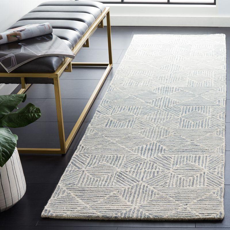 Gray 27" Handmade Wool Tufted Abstract Rug