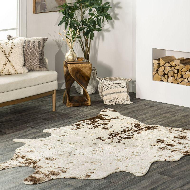 Nuloom Iraida Contemporary Faux Cowhide Indoor Area Rug