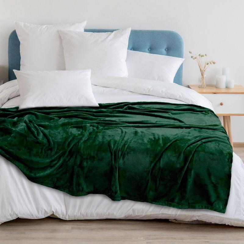 Pavilia Hand Woven Throw Blanket