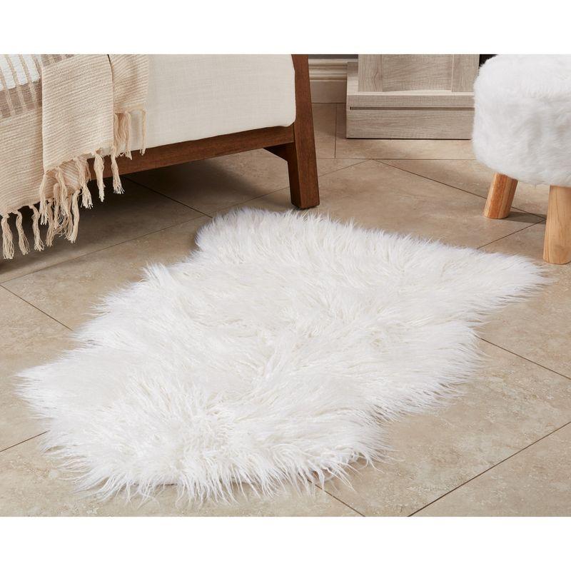 Saro Lifestyle Luxurious Faux Mongolian Fur Indoor Rug