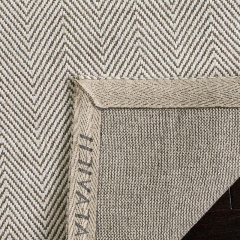 Marbella MRB721 Hand Loomed Indoor Area Rug - Silver - 5'x8' - Safavieh