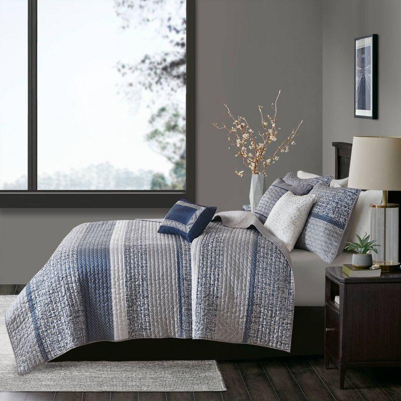 Rhapsody 6 Piece Reversible Jacquard Quilt Set with Throw Pillows