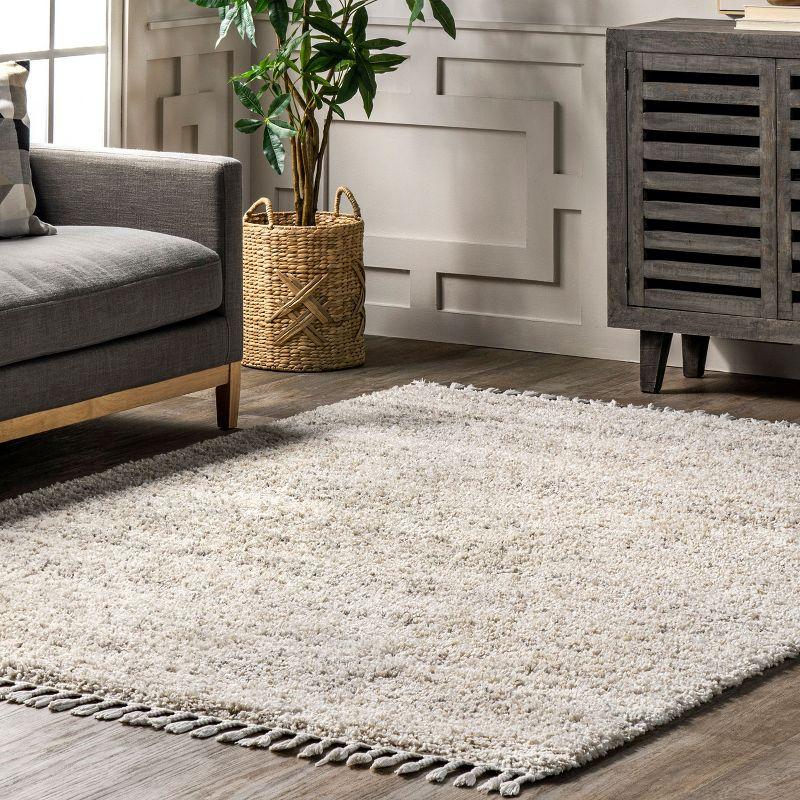 Nuloom Brooke Shag Tasseled Indoor Area Rug