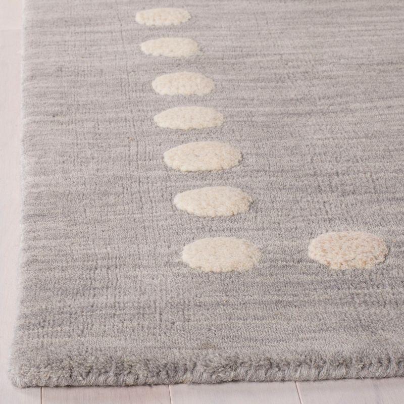 Safavieh Kids SFK802 Hand Loomed Indoor Area Rug - Grey - 5'x5' - Safavieh