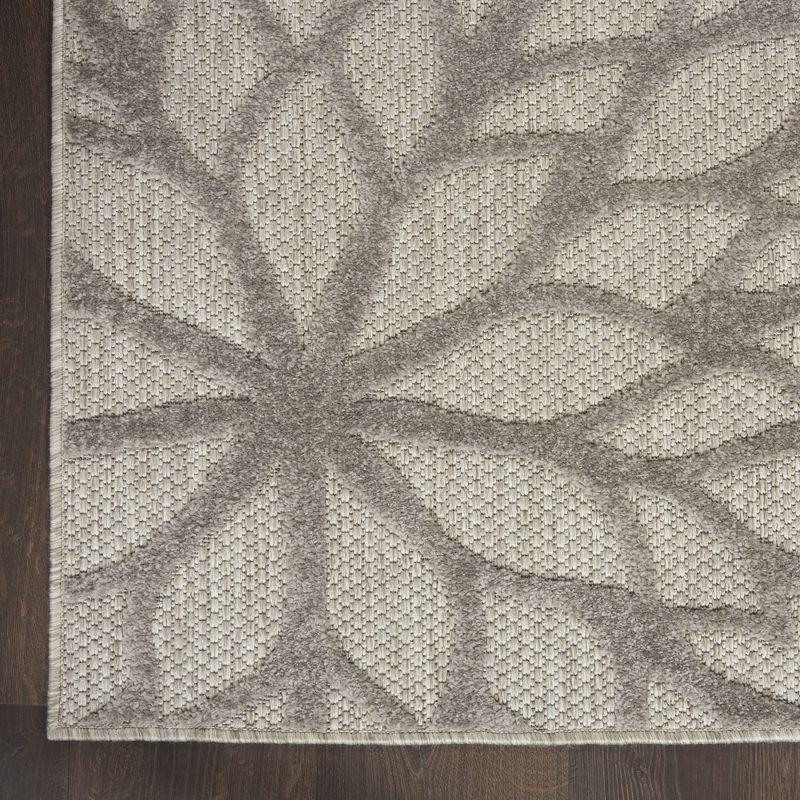 Aloha Silver Grey Floral Modern 5'3" x 7'5" Indoor/Outdoor Rug