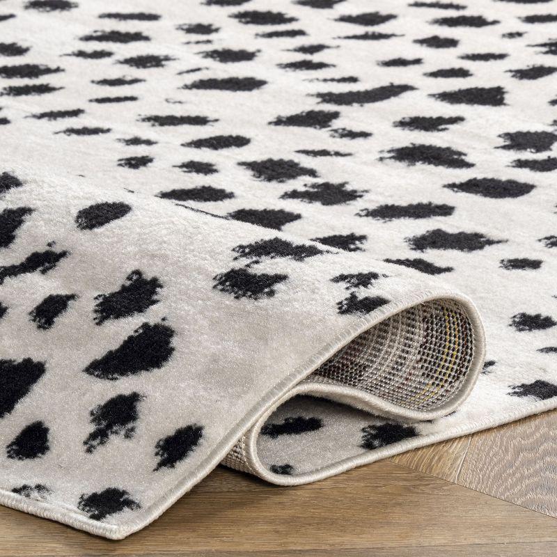 Easy-Care Beige Synthetic 5'x8' Leopard Print Area Rug