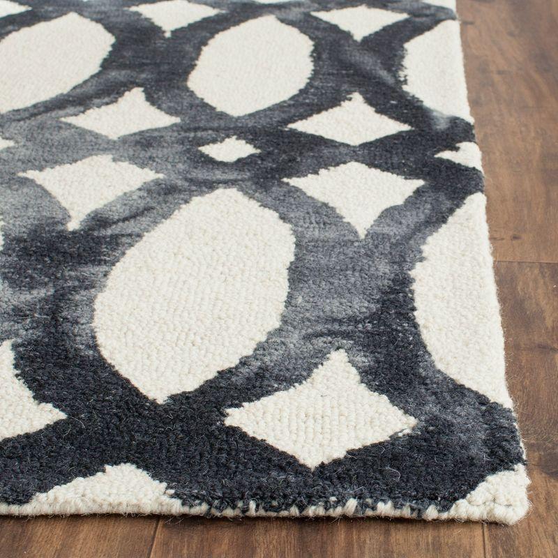 Dip Dye DDY675 Hand Tufted Area Rug - Ivory/Graphite - 7'x7' - Safavieh.
