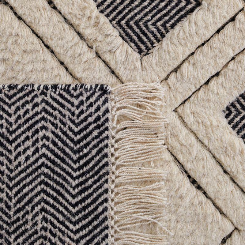 Kenya KNY805 Hand Knotted Area Rug - Ivory/Black - 5'x8' - Safavieh.