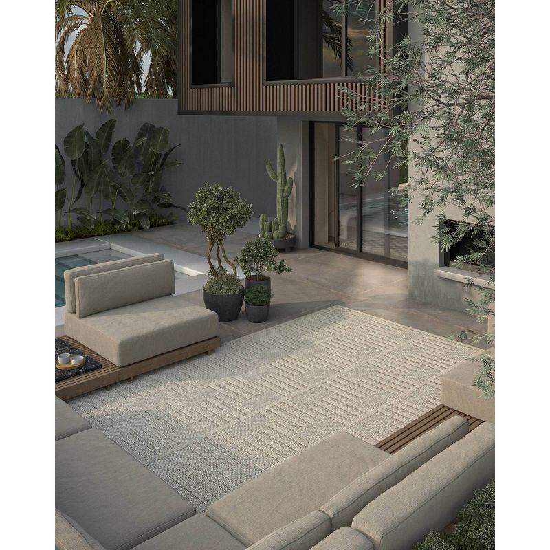 Momeni Dante Geometric Machine Loomed Indoor/Outdoor Rug Beige