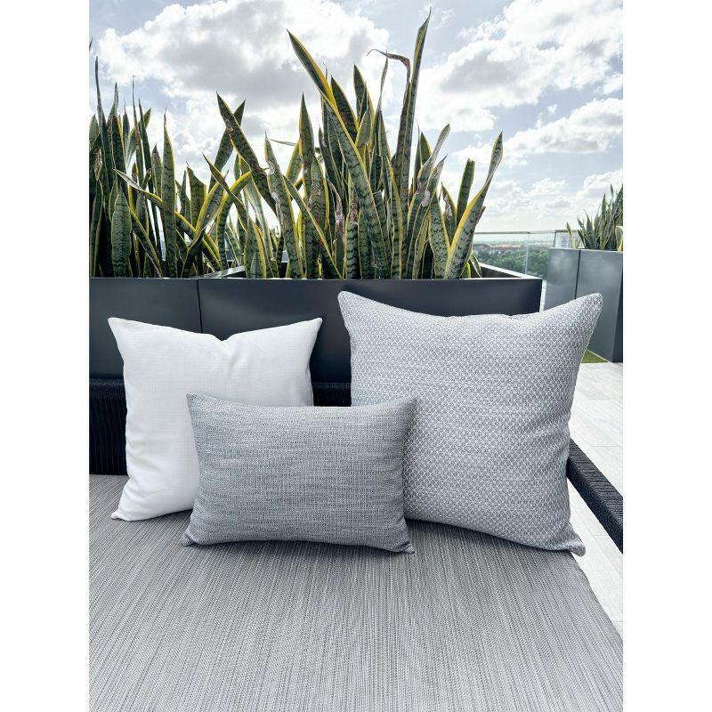 Indoor/Outdoor Throw Pillow