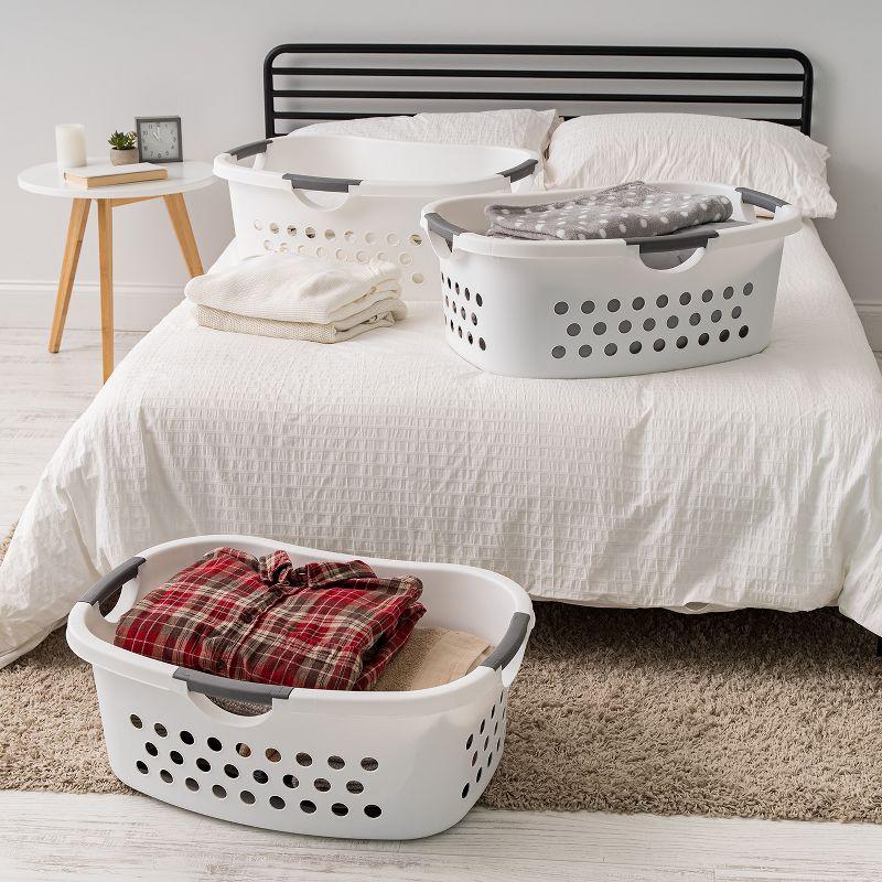 IRIS USA Laundry Basket 50L Large Plastic Hip Hold Hamper with Built-In Comfort Carry Handles, 3-Pack, 1.5 Bushel Hamper, Closet Laundry Room, White