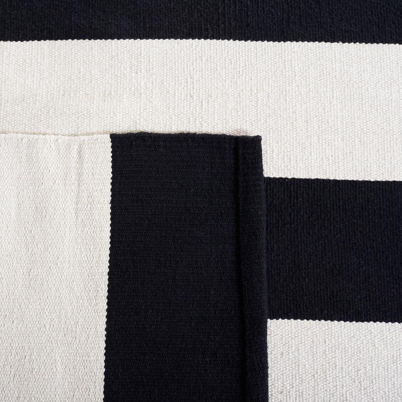 Montauk MTK712 Hand Woven Indoor Area Rug - Black/Ivory - 9'x12' - Safavieh
