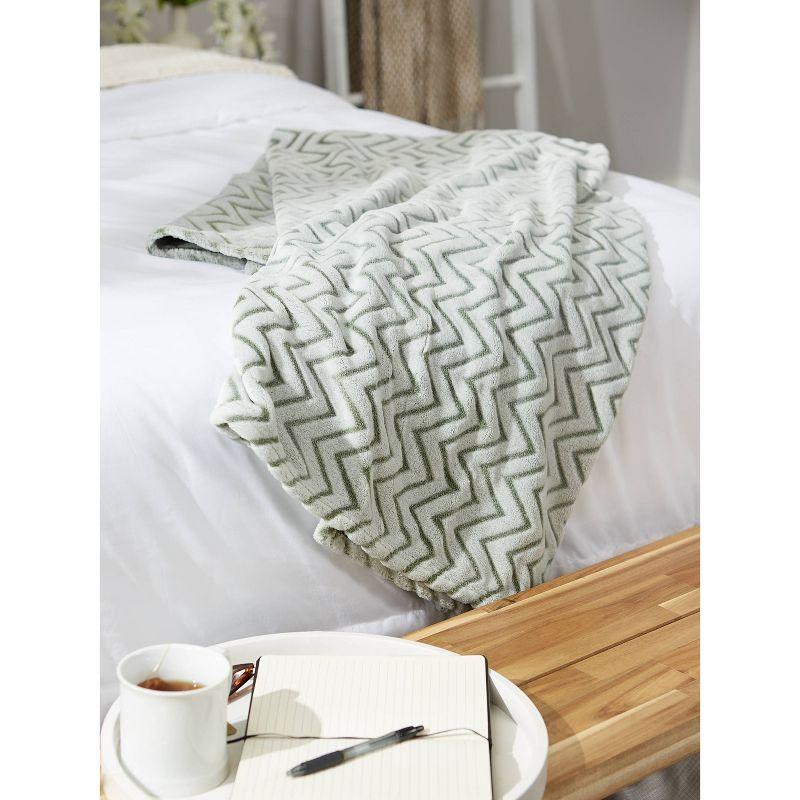 50"x60" Chevron Plush Throw Blanket - Design Imports