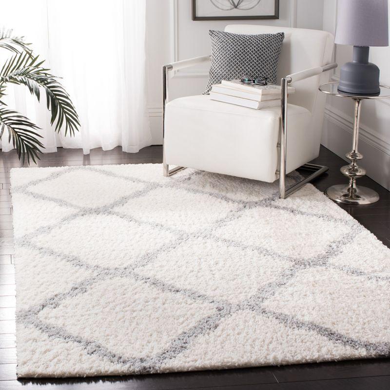 Parma Shag PMA521 Power Loomed Indoor Area Rug - 5'3"x7'6" - Cream/Grey - Safavieh