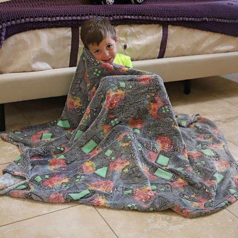 Catalonia Catalonia Glow in The Dark Throw Blanket for Kids