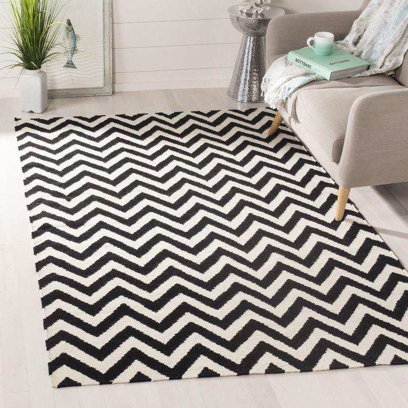 Handmade Black and Ivory Geometric Wool Area Rug, 3' x 5'