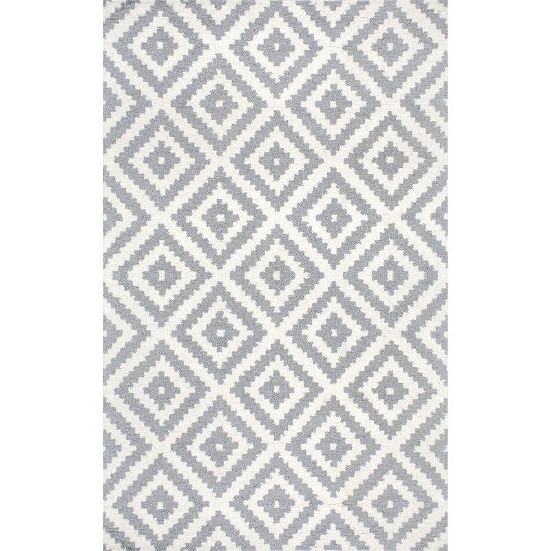 Scandinavian Diamond 6' x 9' Handmade Wool Area Rug in Gray