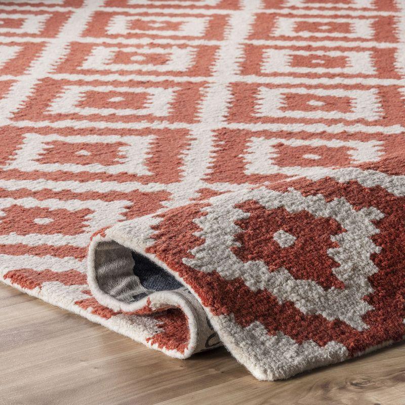 nuLOOM Kellee Hand Tufted Geometric Wool Area Rug