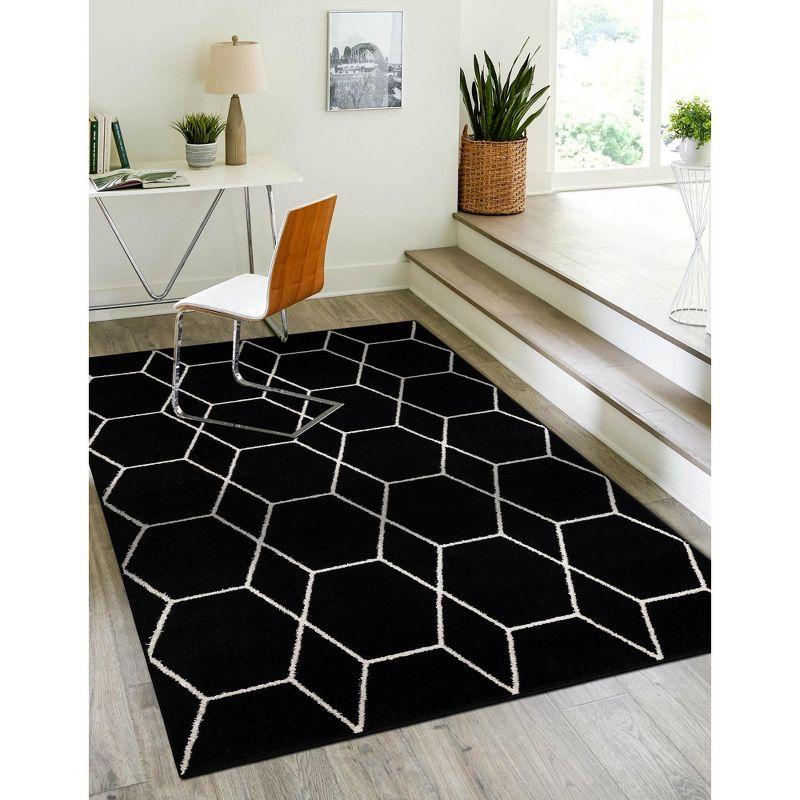Black and Ivory Trellis Pattern Easy-Care Synthetic Area Rug