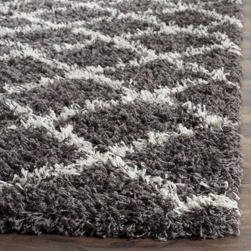 Ivory & Dark Grey Synthetic 5' x 7' Easy-Care Shag Rug