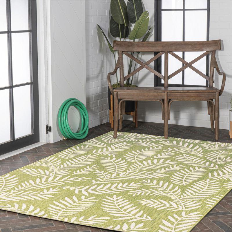 Nevis Palm Frond Indoor/Outdoor Area Rug - JONATHAN Y