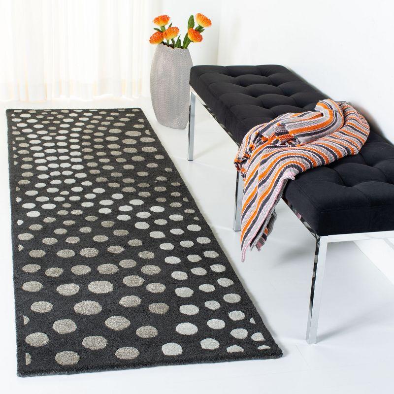 Soho SOH654 Hand Tufted Indoor Accent Rug - Dark Grey - 2'6"x4' - Safavieh