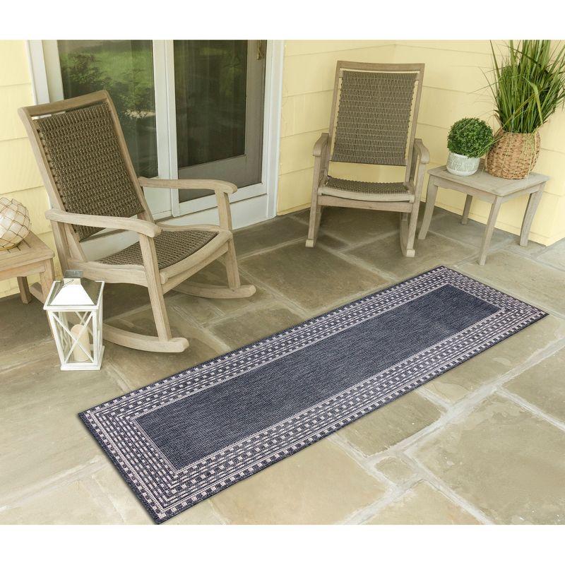Liora Manne Malibu Etched Border Indoor/Outdoor Rug Navy 1'11" x 7'6"