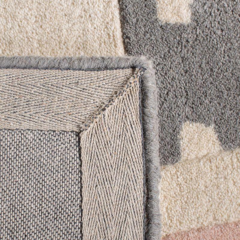 Safavieh Kids Rabbit SFK922 Hand Tufted Indoor Accent Rug - Grey/Ivory - 4'x6' - Safavieh