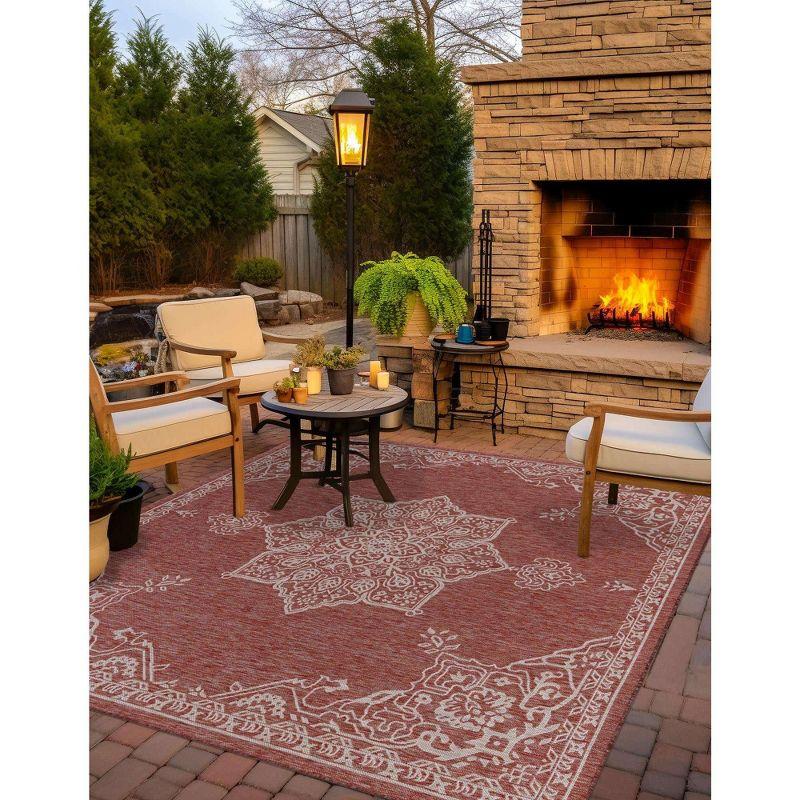 Unique Loom Outdoor Traditional Antique Medallion Woven Area Rug