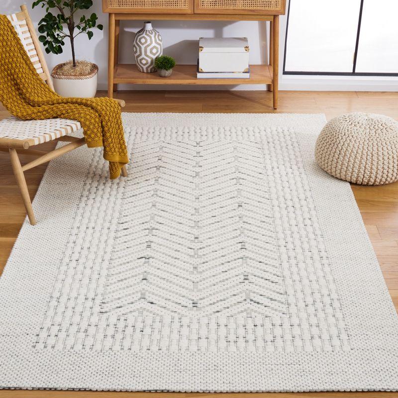 Ivory and Green Handmade Wool Flat Woven Area Rug 3' x 5'